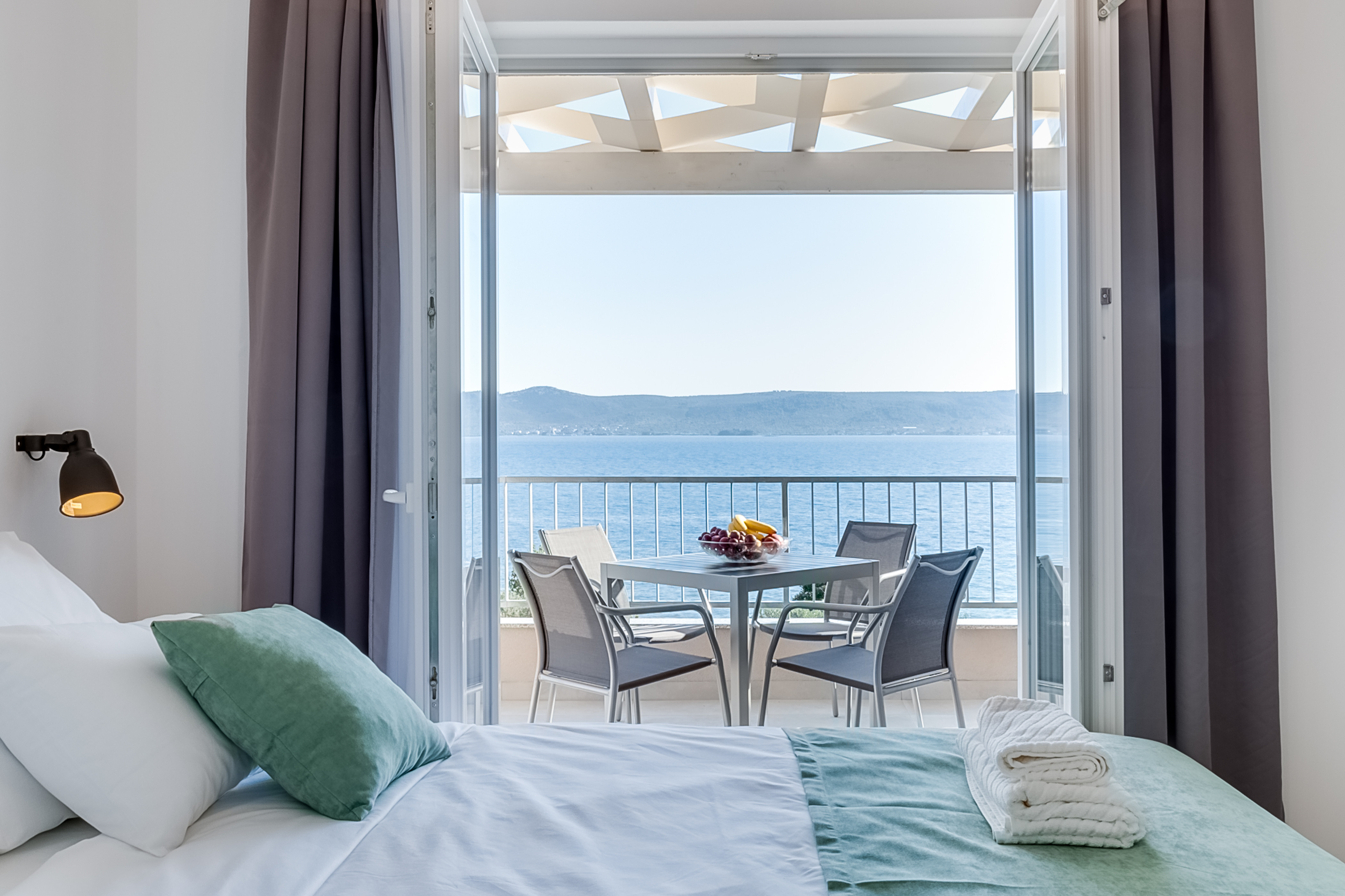 Villa Diana apartman 3 — pogled s balkona na more